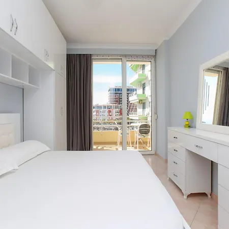 Apartment In With Sea Views Vlorë